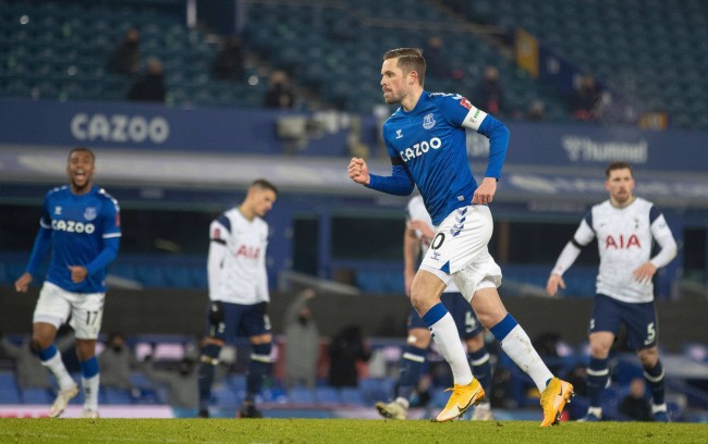 离争冠行列 离争冠行列